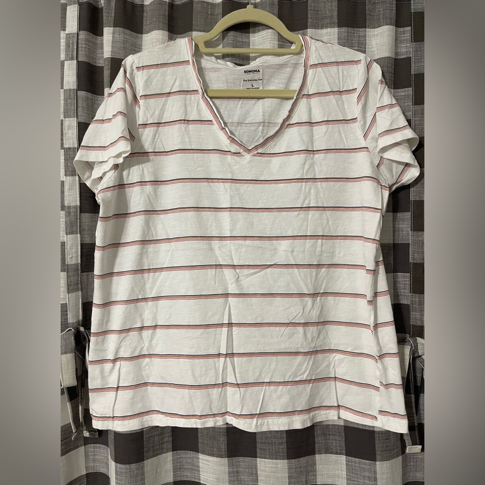 Casual White and Red Striped V-Neck Tee